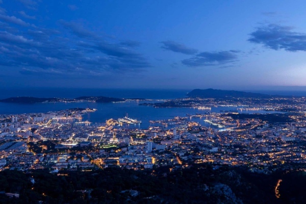 Sortir à Toulon : Où bien manger le soir au centre-ville ?