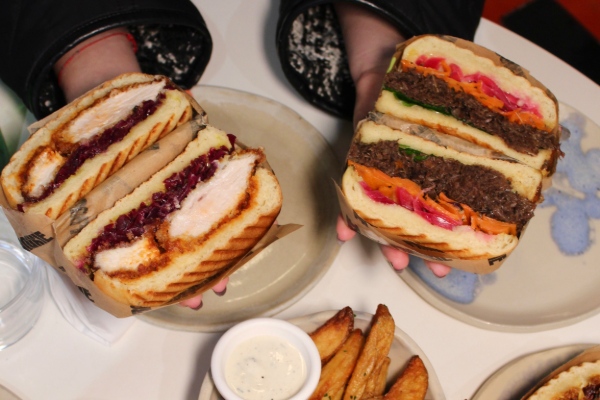 Au-delà du burger à Toulon : L’évolution de la street food au centre-ville